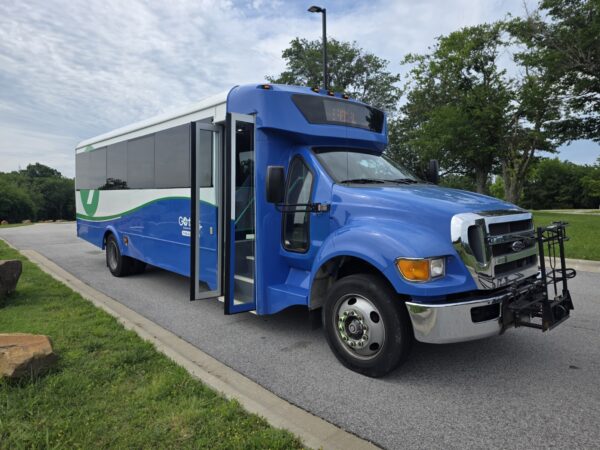 Shuttle Bus 311 - Image 3